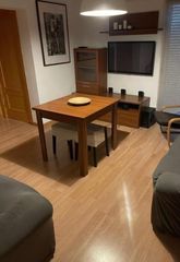 Rent Flat in La Cruz. Piso de 3 habitaciones en villarejo, para estudiantes!