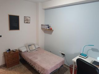 Rent Flat in Camino de Ronda. Piso de 3 habitaciones junto a la facultad de ciencias!