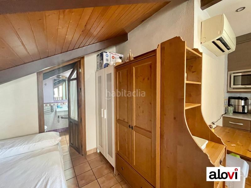 Foto 8e0aaeb7-3bc3-4da4-abb7-13e1b349e2a7. Alquiler estudio exclusivo ático en zona realejo en Granada