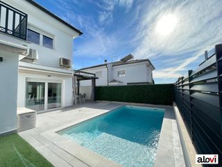 Affitto Casa in Ogíjares. Espectacular vivienda con piscina privada en exclusiva zona resi