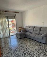 Location Appartement à Barrio de Zaidín. Piso 3 dormitorios en alquiler en zaidín junto facultades de med