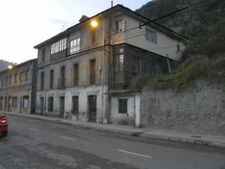 Pis a Avenida ángel del valle 36. Piso en caborana