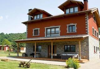 Mas à Salas. Venta de hotel rural en salas