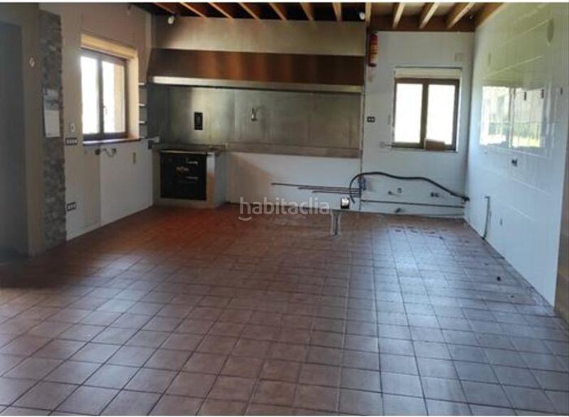 Foto a7e12692-e726-4ccb-bb48-5af172db1e25. Casale con camino parcheggio piscina in Salas