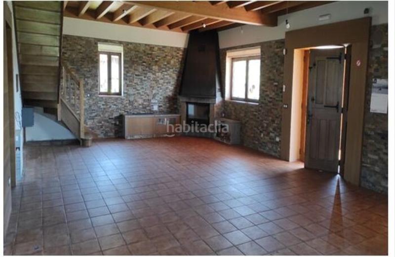 Foto edb5dea1-8664-4166-9119-a43c05c25487. Casale con camino parcheggio piscina in Salas