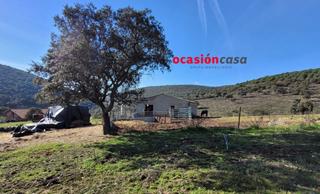 Masia a Villanueva del Duque. Finca rústica con nave