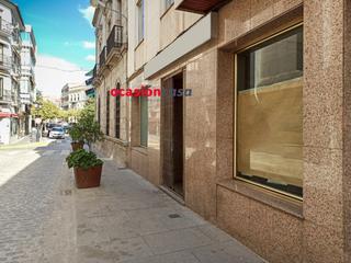 Lloguer Local Comercial a Pozoblanco. Local comercial a dos calles
