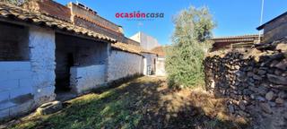 Casa a Dos Torres. Casa de gran solar en dos  torres