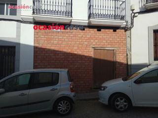 Pis a Pozoblanco. Se vende planta baja en  bruto local