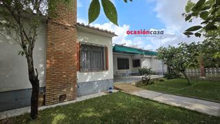 Xalet a Alcaracejos. Chalet en venta en urbanizacion los alamos