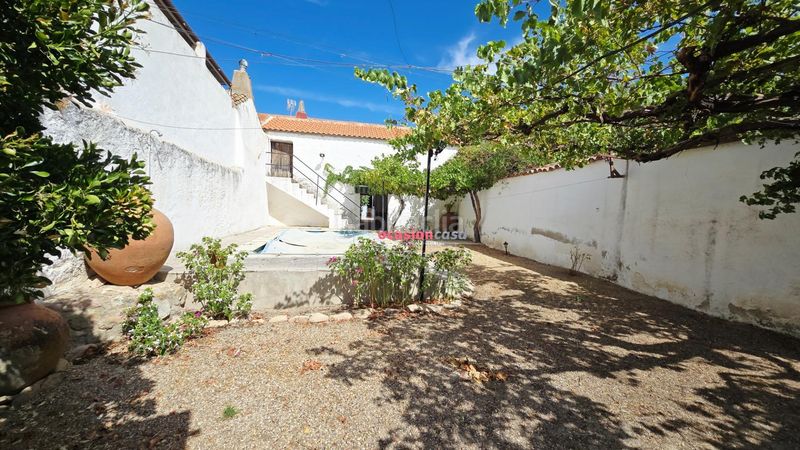 Foto b3027cd6-ec83-4ff4-b154-d51aeb06bf48. Casa amb aparcament a Torrecampo