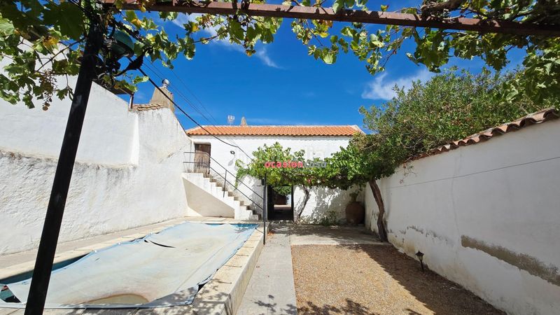 Foto c122b0b6-0683-47d9-b21b-b49b8b7caf9f. Casa amb aparcament a Torrecampo