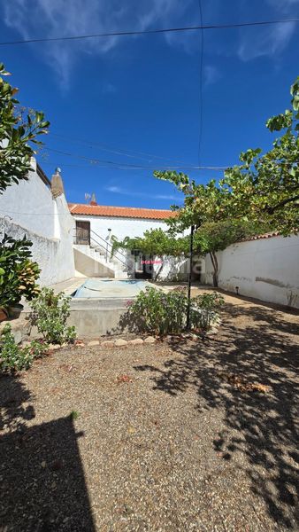 Foto fd8ff395-d855-4938-b9ba-d2fc92f35461. Casa amb aparcament a Torrecampo