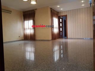 Pis a Pozoblanco. Se vende piso reformado con patio cubierto