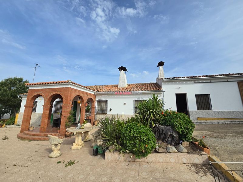 Foto ba7e7f6e-e92b-4f94-8f35-e06715e1c091. Masia a Pozoblanco