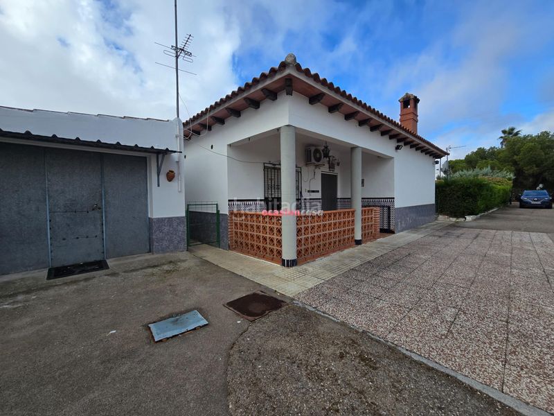Foto 00375f91-d3b0-47ae-a5e9-d448d5e7ca68. Xalet amb aparcament piscina a Alcaracejos
