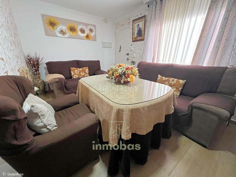 Foto f2d32414-25a9-49c4-b70d-8650952937f8. Casa in La Estación Badajoz