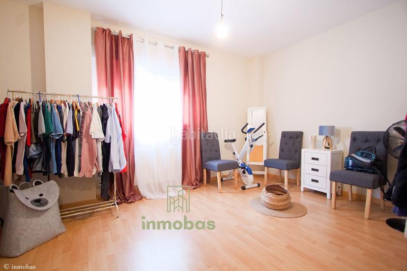 Foto eeb1d2c9-a04d-42ef-a76e-8255aaa173f5. Casa adossada amb calefacció a Golf Guadiana Badajoz