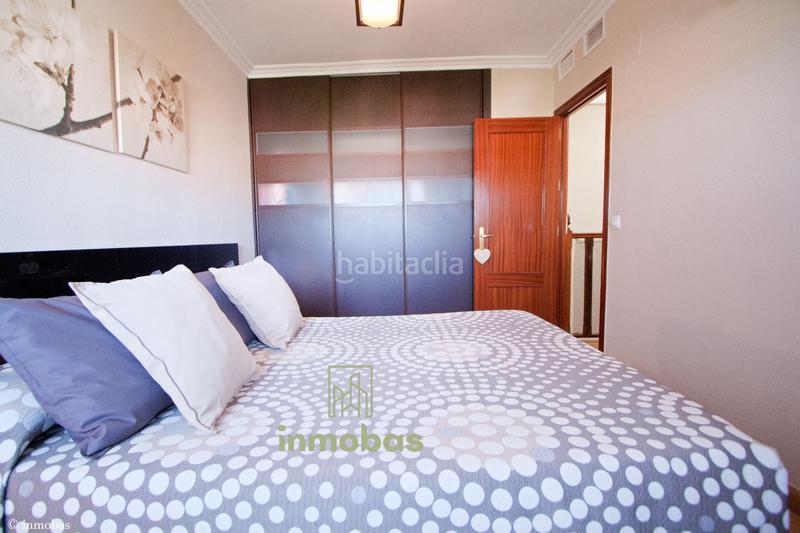 Foto d63bc962-a35c-49a8-9d82-fcd07fc79415. Ático  dúplex con terraza y vistas panorámicas en Ciudad Jardín en Badajoz