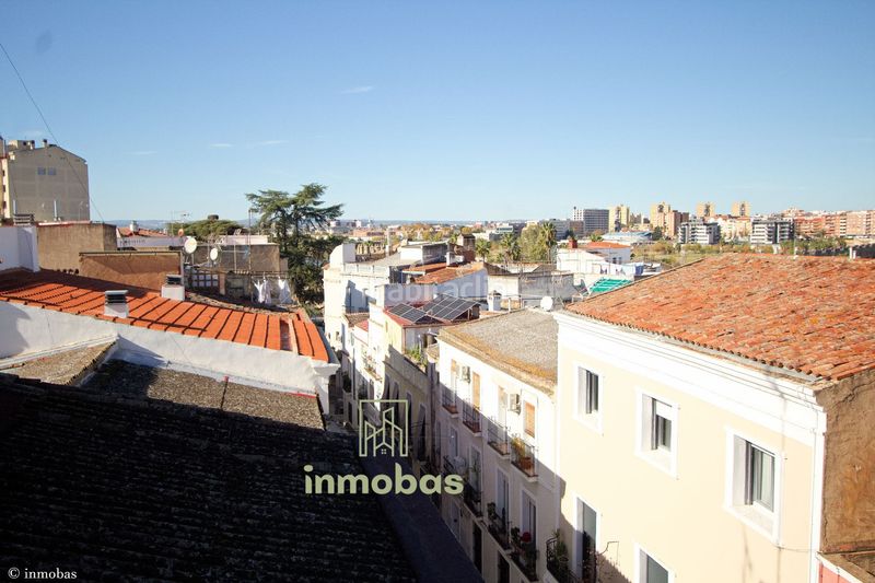 Foto 7e26450b-8a88-46c9-9f85-30e3fef23aec. Casa amb calefacció a Casco Antiguo Badajoz