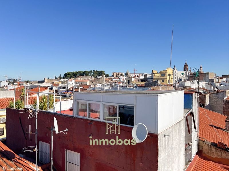 Foto d4938f6a-c50b-4b2f-b2ac-3c3888b0eb8e. Casa amb calefacció a Casco Antiguo Badajoz
