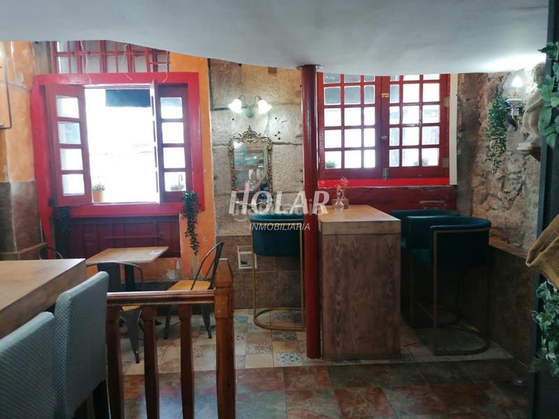 Foto a89a4600-c0bd-41fa-9a19-58532e751441. Lloguer local comercial a Casco Vello Vigo