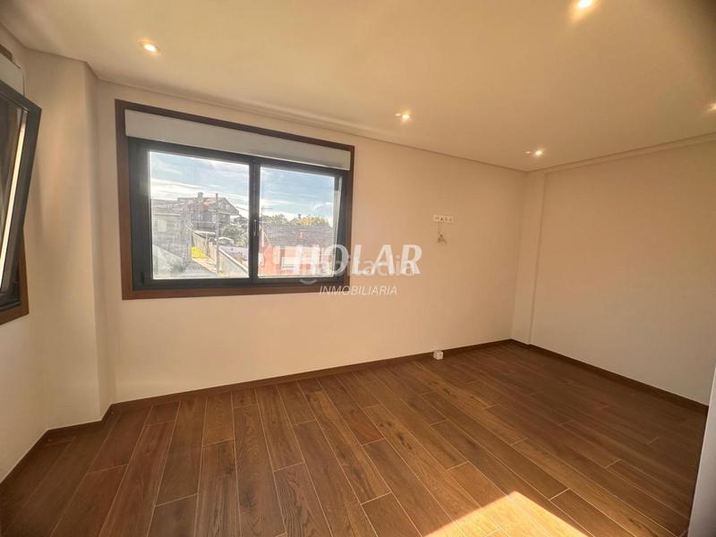 Foto f2e99378-932d-4ede-8573-a91ad8f36361. Casa aparellada amb calefacció aparcament a Coruxo - Oia - Saiáns Vigo