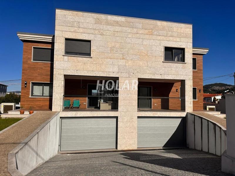 Foto 07399dac-eedc-474d-a50b-6b38e4510ad9. Casa bifamiliare con riscaldamento parcheggio in Coruxo - Oia - Saiáns Vigo