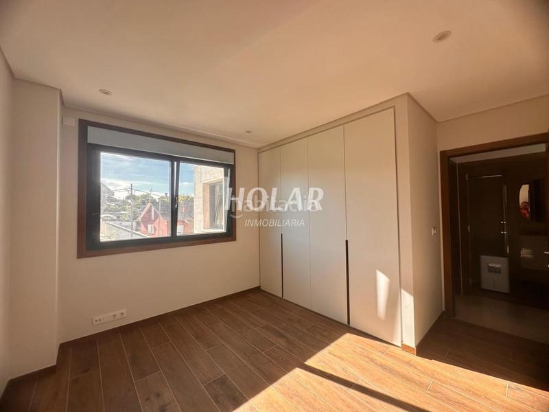 Foto 8d4351fb-e55b-4bc7-a7a0-4b55e8ce3783. Casa bifamiliare con riscaldamento parcheggio in Coruxo - Oia - Saiáns Vigo