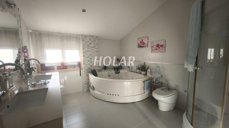 Foto 09b3662b-1b5d-4bde-b5d0-d5ce8b2e34c3. Xalet amb aparcament piscina a Coruxo - Oia - Saiáns Vigo