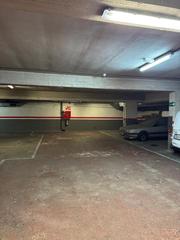 Aparcament cotxe a De guipúscoa 40. Plaza de parking en rambla guipuzcoa con bac de roda