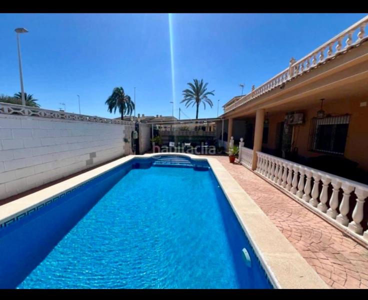 Foto 8f2c75cd-b692-421e-96f4-660642b45ed5. Affitto chalet con camino parcheggio piscina in El Altet Elche / Elx