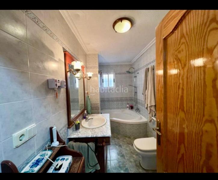 Foto b6e4baa4-e3fa-441f-a145-789ebde52818. Location chalet avec cheminée parking piscine dans El Altet Elche / Elx