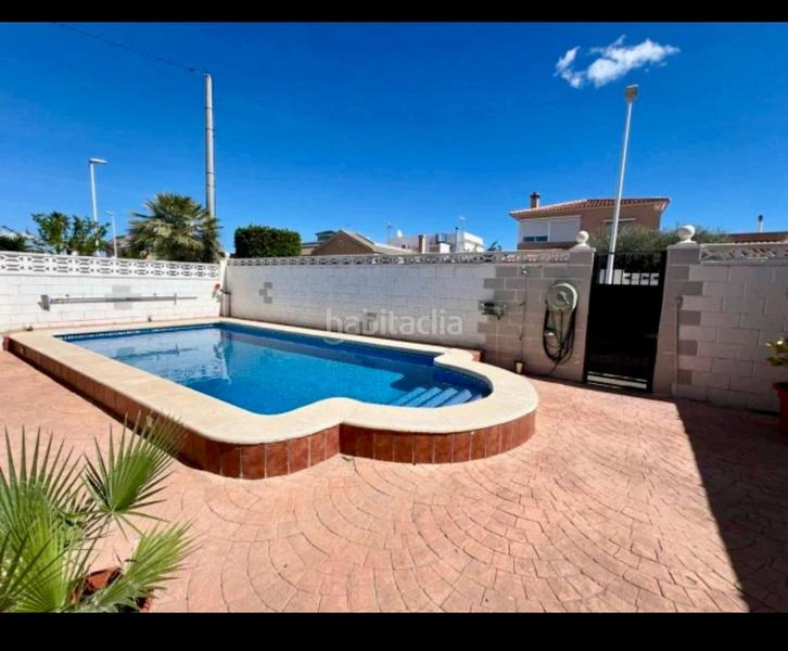 Foto e8486135-2549-4e8d-b2bf-9743f7291cad. Location chalet avec cheminée parking piscine dans El Altet Elche / Elx