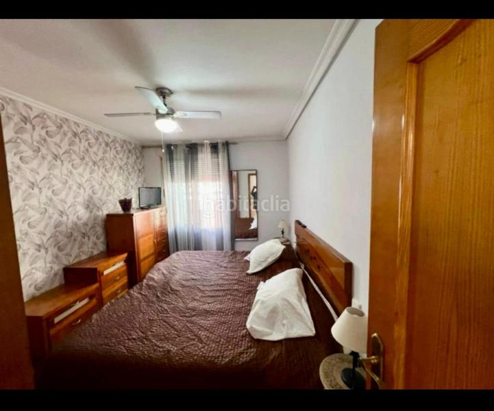 Foto 63debb10-5529-4a0f-83bc-70d4cfeea8a9. Rent chalet with fireplace parking pool in El Altet Elche / Elx
