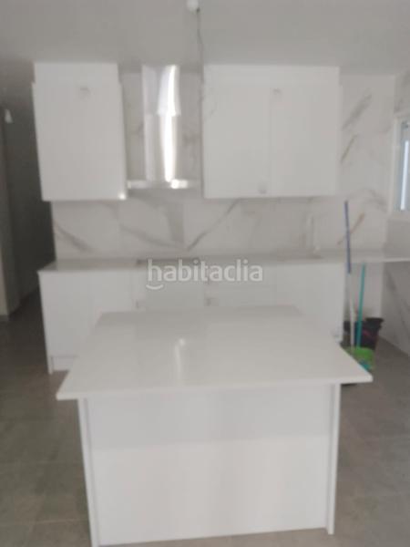 Foto 4e93506a-1718-4e48-b718-0dea33218fa5. Alquiler local comercial local reformado en Altabix en Elche / Elx