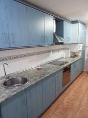 Rent Flat in Plaza Crevillente - Antiguos Juzgados - El Asilo. Piso de alquiler para estudiantes