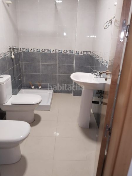 Foto 598341ea-3bc6-4d34-bebb-fd2d78cbf6a8. Alquiler casa adosada triplex adosado en alquiler en Aspe