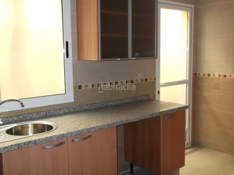 Foto c2acf99a-dc82-4221-b1ac-3f39666f1bdb. Alquiler casa adosada triplex adosado en alquiler en Aspe