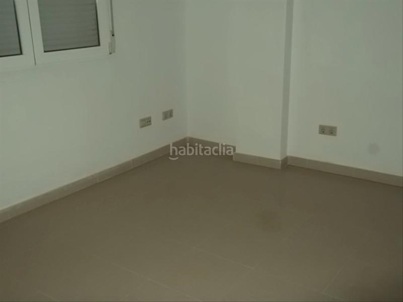Foto cec5cf32-492d-4750-a346-a495f0b0daa4. Alquiler casa adosada triplex adosado en alquiler en Aspe