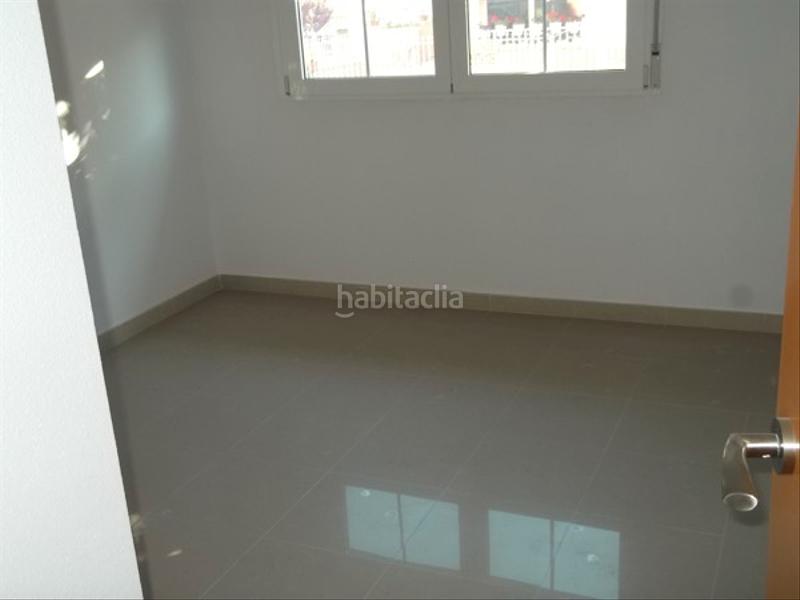 Foto fa56918c-fd71-4d8e-a84f-cdc09c8c38fc. Alquiler casa adosada triplex adosado en alquiler en Aspe