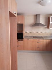 Lloguer Casa adossada a Las Fuentes-Los Cipreses. Triplex adosado en alquiler