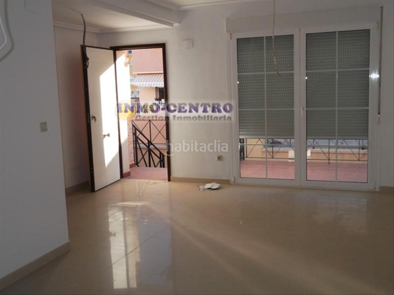 Foto ffdf95ad-f32e-4fe3-9ace-4e8960068c74. Alquiler casa adosada triplex adosado en alquiler en Aspe