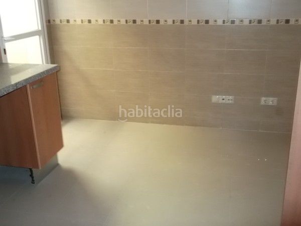 Foto 805b108d-eddd-4e56-aee3-ac38b58fe1e1. Lloguer casa adossada amb aparcament a Las Fuentes-Los Cipreses Aspe