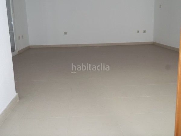 Foto bfebd83a-e2ae-4fab-9024-df0ed0705c40. Lloguer casa adossada amb aparcament a Las Fuentes-Los Cipreses Aspe