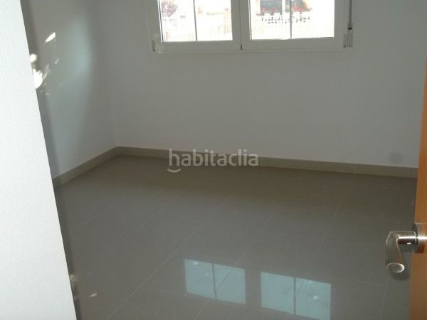 Foto fa56918c-fd71-4d8e-a84f-cdc09c8c38fc. Lloguer casa adossada amb aparcament a Las Fuentes-Los Cipreses Aspe