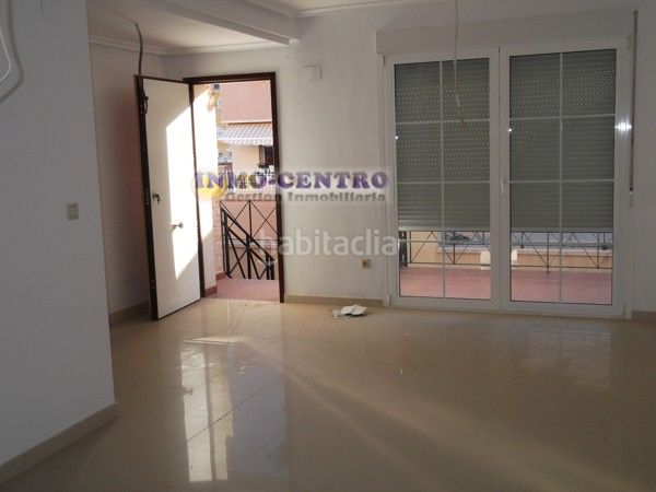 Foto ffdf95ad-f32e-4fe3-9ace-4e8960068c74. Lloguer casa adossada amb aparcament a Las Fuentes-Los Cipreses Aspe