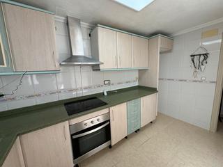 Location Appartement à Plaza Crevillente - Antiguos Juzgados - El Asilo. Piso reformado en alquiler