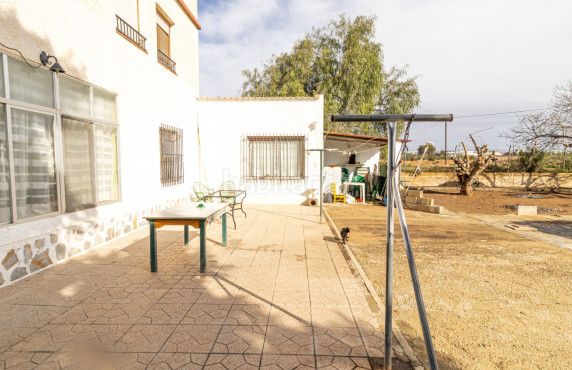 Foto 59642119-c898-4747-9acc-dabb99ccb276. Xalet amb xemeneia aparcament piscina a Sector V Elche / Elx