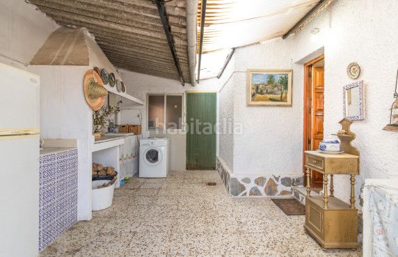 Foto ca4e272f-5d8e-46e9-a5ed-6017ea1175dc. Xalet amb xemeneia aparcament piscina a Sector V Elche / Elx